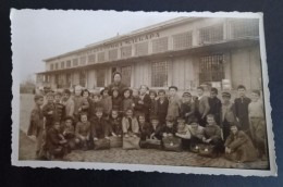 #21   Photo Noir Et Blanc Garçon Fille Photo D’école Photo De Groupe / Boy Girl School Photo Group Photo - Personnes Anonymes