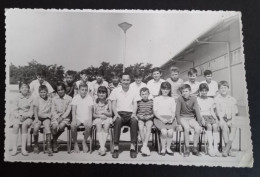 #21   Photo Noir Et Blanc Garçon Fille Photo D’école Photo De Groupe / Boy Girl School Photo Group Photo - Personnes Anonymes