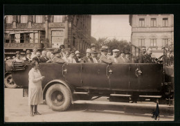 Foto-AK Voll Besetzter Autobus  - Busse & Reisebusse