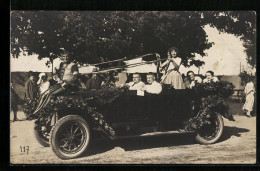 Foto-AK Auto Im Karnevalsschmuck  - Turismo