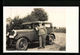 AK Mann An Seinem Chevrolet  - Passenger Cars