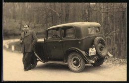 Foto-AK Herr An Seinem Auto, KFZ-Kennzeichen: IZ 195526  - Turismo