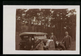 Foto-AK Familie Und Ihre FIAT, KFZ-Kennzeichen: M-15586  - Passenger Cars