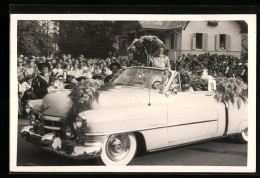 AK Cadillac-Auto Mit Blumenschmuck  - PKW