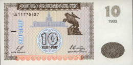 2 Billets De L'Arménie De 10 Et 50 Dram (1993 Et 1998) - Armenien