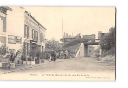 PLAISIR - Le Pont Du Chemin De Fer Aux Petits Prés - état - Plaisir