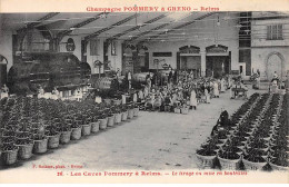 Les Caves Pommery à REIMS - Champagne Pommery Et Greno - Le Tirage Ou Mise En Bouteilles - Très Bon état - Reims