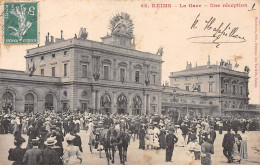 REIMS - La Gare - Une Réception - état - Reims