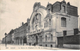 LILLE - La Maison Des Etudiants Et La Rue De Valmy - Très Bon état - Lille