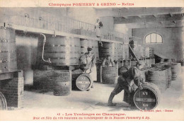 Les Vendanges En Champagne - REIMS - Champagne Pommery Et Greno - Mise En Fûts - Très Bon état - Reims