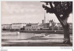 17. Charente Maritime : Saint Martin De Ré . Les Quais Du Bassin  . - Saint-Martin-de-Ré