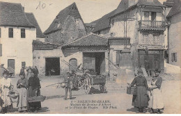 SALIES DE BEARN - Maison De Jeanne D'Albret Et La Place De Bayâa - Très Bon état - Salies De Bearn