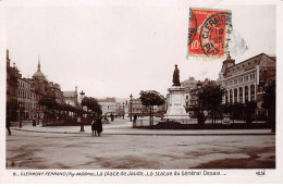 CLERMONT FERRAND - La Place De Jaude - La Statue Du Général Desaix - Très Bon état - Clermont Ferrand