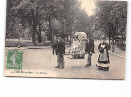 AIX LES BAINS - Les Porteurs - Très Bon état - Aix Les Bains