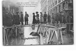 PARIS - Crue De La Seine - Janvier 1910 - Une Passerelle Encombrée - Rue Du Bac Et Rue De L'Université - Très Bon état - Paris Flood, 1910