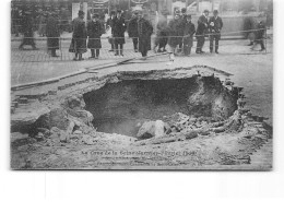 PARIS - La Crue De La Seine - Février 1910 - Effondrement De La Chaussée - Très Bon état - Inondations De 1910