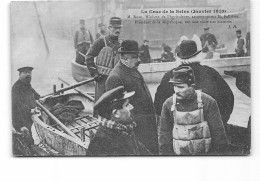 PARIS - La Crue De La Seine - Janvier 1910 - M. Ruau, Ministre De L'Agriculture Accompagnant M. Fallières - Très Bonétat - Inondations De 1910