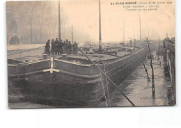 PARIS Inondé - Cliché Du 28 Janvier 1910 - L'anxiété Sur Une Péniche - Très Bon état - Überschwemmung 1910