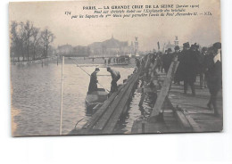 PARIS - La Grande Crue De La Seine - Janvier 1910 - Pont Sur Chevalets Sur L'Esplanade Des Invalides - Très Bon état - Inondations De 1910