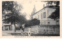 MONCRABEAU - La Mairie Et Place De La Mairie - Très Bon état - Sonstige & Ohne Zuordnung