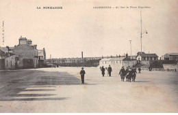 CHERBOURG - Sur La Plage Napoléon - Très Bon état - Cherbourg