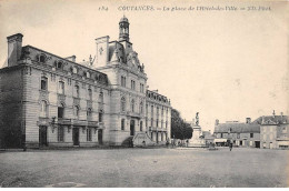 COUTANCES - La Place De L'Hôtel De Ville - Très Bon état - Coutances