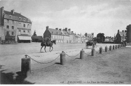 VALOGNES - La Place Du Château - Très Bon é Tat - Valognes