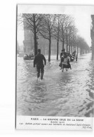 PARIS - La Grande Crue De La Seine - Janvier 1910 - Soldats Portants Secours Au Boulevard Saint Germain - Très Bon état - Inondations De 1910