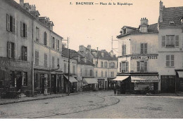 BAGNEUX : Place De La République - Très Bon état - Bagneux