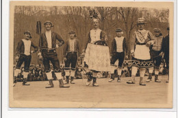 LA SOULE : Types Basques Les Basques De La Soule, Danseurs Executant Les Danses Antiques - Etat - Autres & Non Classés