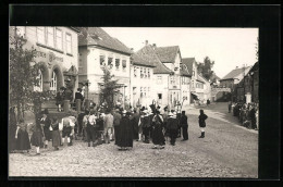 Foto-AK Rodach, Historisches Festspiel An Der Stadtsparkasse, Marktplatz Mit Städtischer Sparkasse & Coburger Strasse  - Coburg