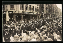 Foto-AK Nürnberg, Kaiserstrasse Ecke Adlerstrasse, Festlicher Umzug  - Nürnberg