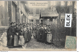 93 . Seine Saint Denis : Gargan : Rentrée Des Ateliers De Plumes Pour Parures . - Livry Gargan