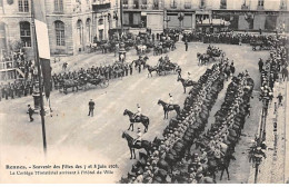 RENNES - Souvenir Des Fêtes Des 7 Et 8 Juin 1908 - Le Cortège Ministériel Arrrivant à L'Hôtel De Ville - Très Bon état - Rennes