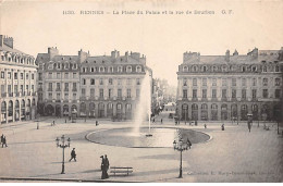RENNES - La Place Du Palais Et La Rue De Bourbon - Très Bon état - Rennes