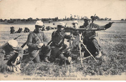 Camp De La LANDE DOUE - Soldats D'Infanterie Actionnant Une Mitraillette - Très Bon état - Other & Unclassified