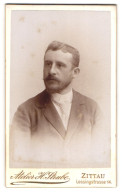 Fotografie Atelier H. Strube, Zittau, Lessingstrasse 14, Eleganter Junger Herr Mit Vollbart  - Anonyme Personen