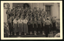 Fotografie FDJ-Mädchenchor Während Einer Vorstellung  - Krieg, Militär