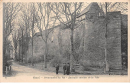 VITRE - Promenade Du Val - Ancienne Enceinte De La Ville - Très Bon état - Vitre