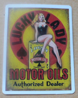 THEME PIN-UP / SEXY : AUTOCOLLANT LUCKY LADY - MOTOR OILS - Adesivi