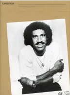 LE CHANTEUR  MUSICIEN  LIONEL RICHIE - Famous People