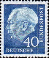 RFA Poste N** Yv: 126 Mi:260x Theodor Heuss 18x22 (Dent(s) 1 Peu Courte) Voir Scan - Unused Stamps