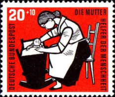 RFA Poste N* Yv: 121 Mi:245 Die Mutter (Trace De Charnière) - Unused Stamps