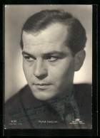 AK Schauspieler Rene Deltgen Zur Seite Blickend, Mit Original Autograph  - Actors