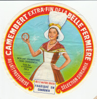 1 ETIQUETTE  CAMEMBERT DECOLLEE  CHARANTE CHASSENEUIL   BELLE FERMIERE - Quesos