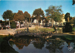 47 - Agen - Le Square Du Pin - Le Magnifique Pont Sur Le Lac - Au Fond, Le Kiosque à Musique - Carte Neuve - CPM - Voir  - Agen