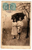 CPA - ENFANTS SOUS UN PARAPLUIE (1304)_CP408 - Scenes & Landscapes