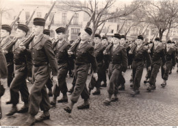 MAYENNE LAVAL DEFILE MILITAIRES 11 NOVEMBRE 1960 - Guerre, Militaire