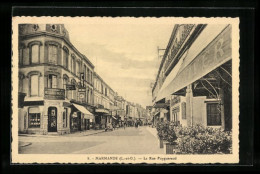 CPA Marmande, La Rue Puygueraud, Vue De La Rue  - Marmande