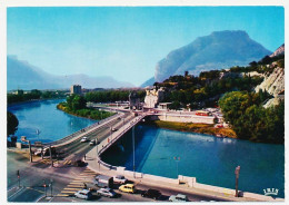 CPSM 10,5 X 15  Isère GRENOBLE Ville Olympique Place De La Bastille, L'Isère Et Le Pont De La Porte De France. Le* - Grenoble